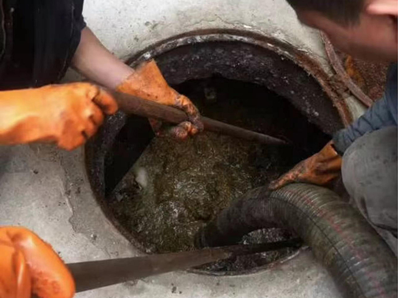 祁阳清理化粪池时如何避免沼气的危害?